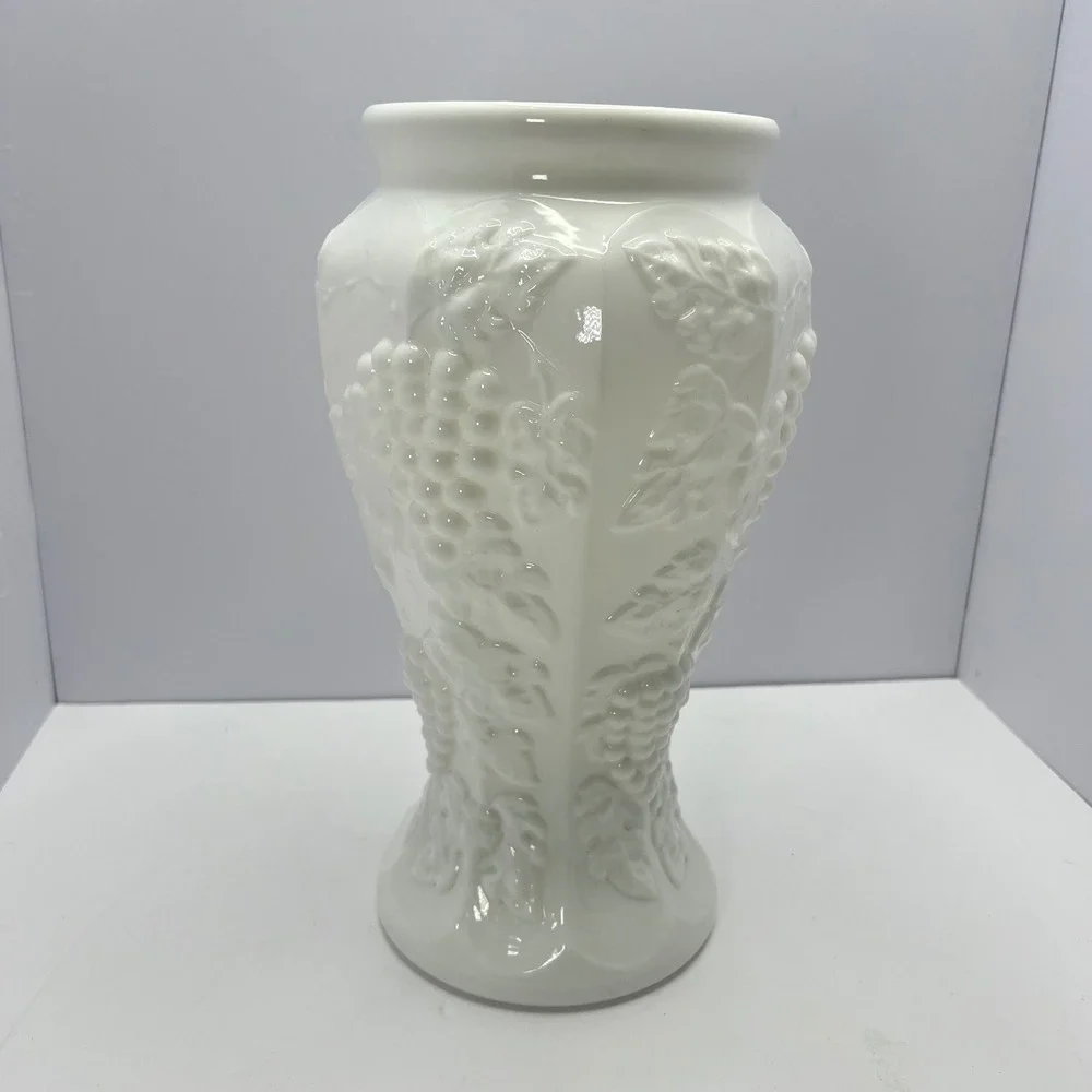 Westmorland Paneled Grape Pickle Jar 12